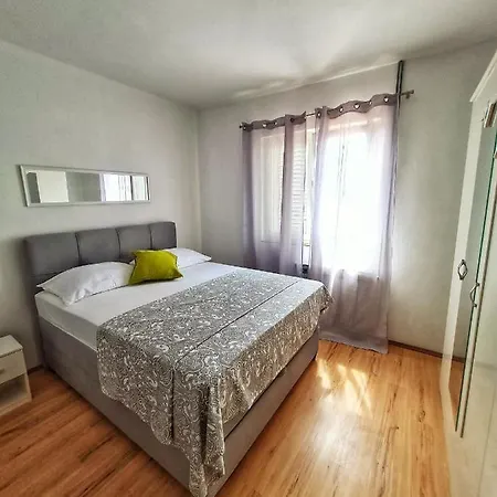 Carmen Apartment Bibinje